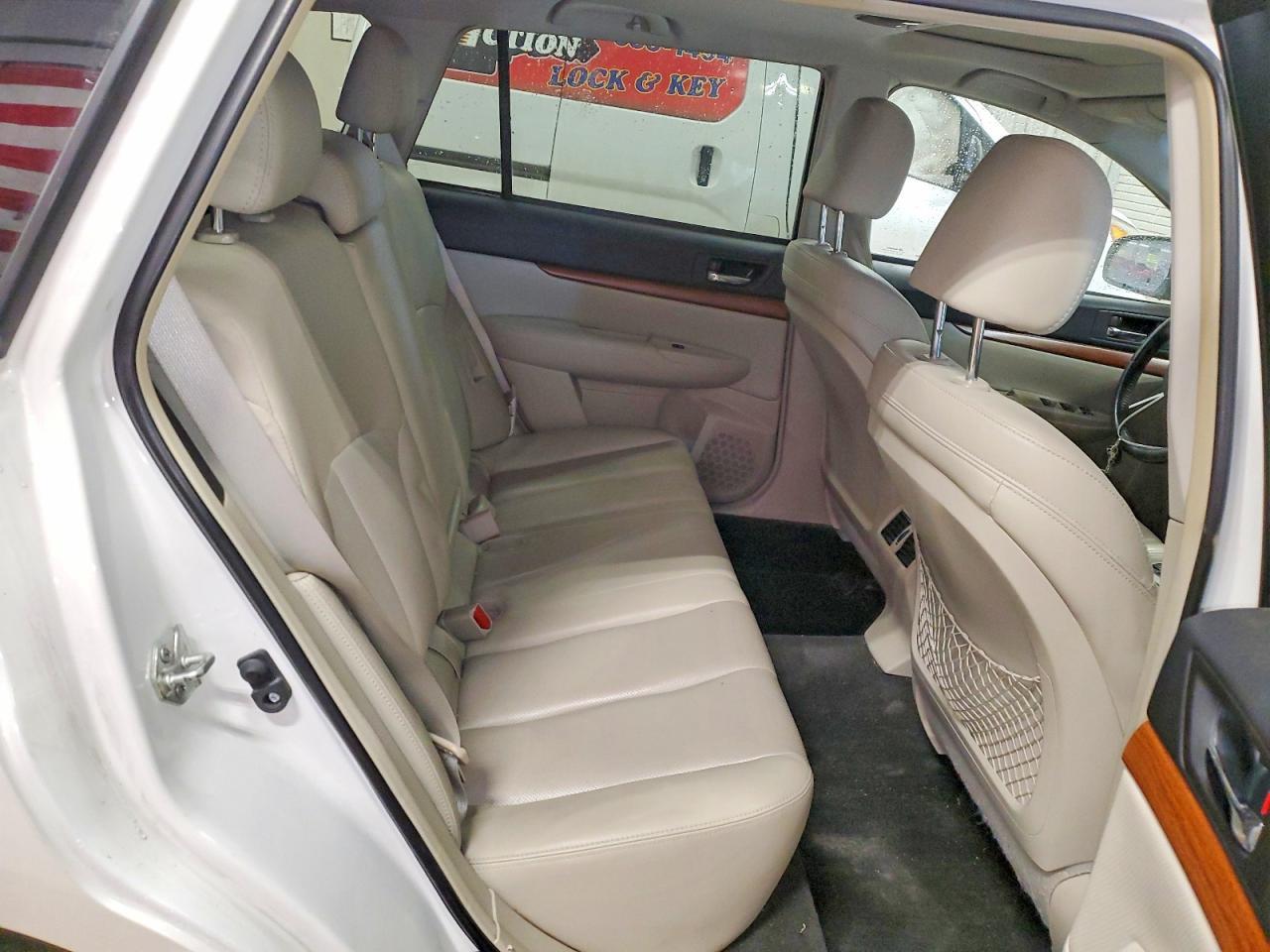 2013 SUBARU Outback