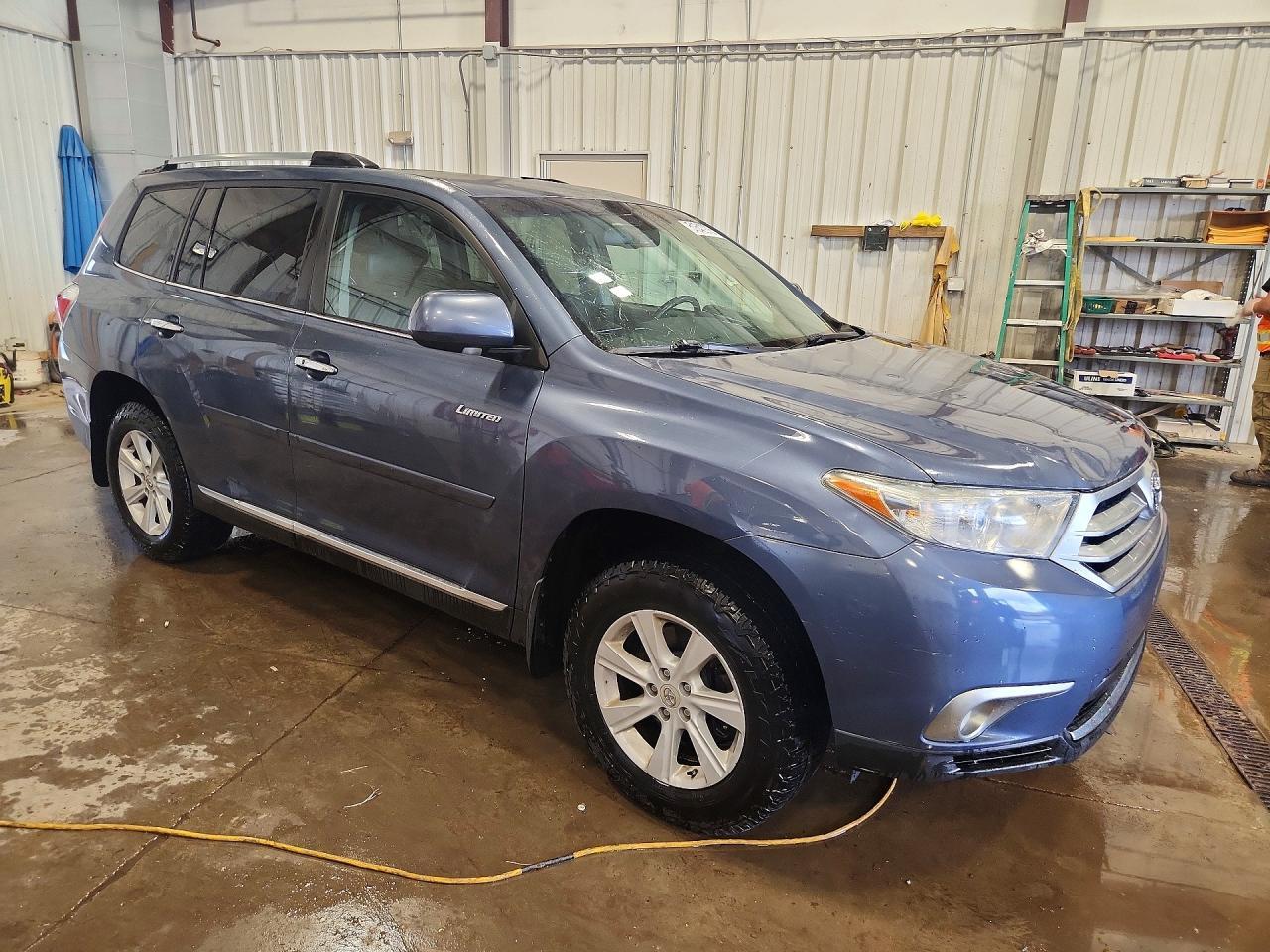 2013 TOYOTA HIGHLANDER