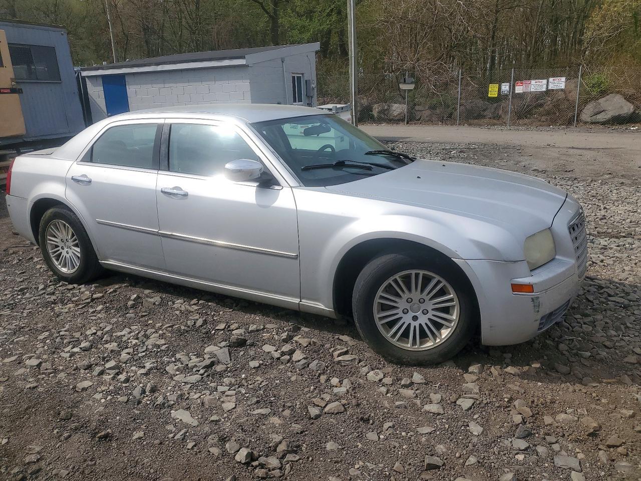 2010 CHRYSLER 300