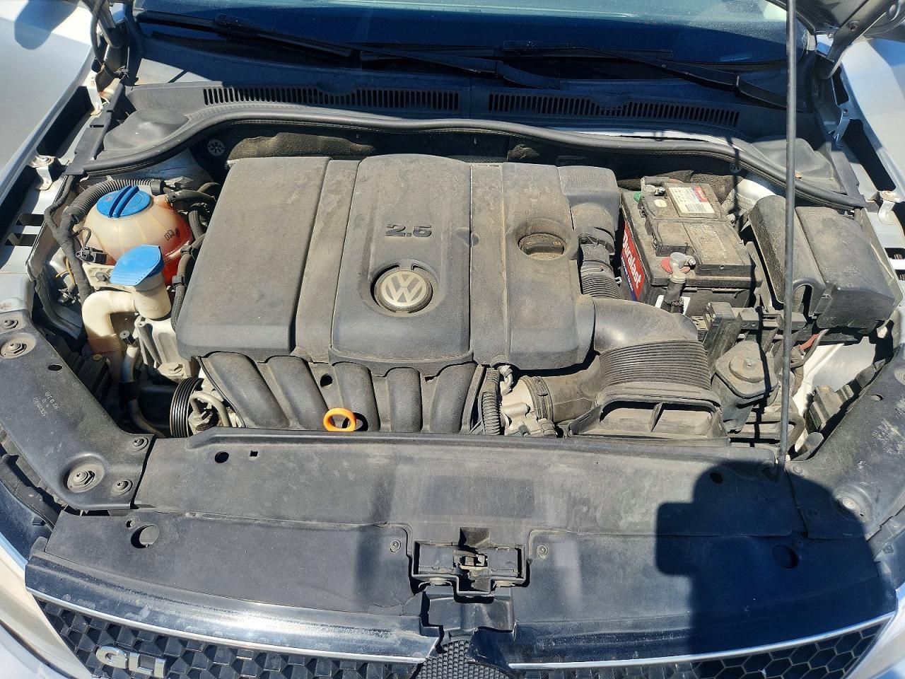 2011 VOLKSWAGEN JETTA