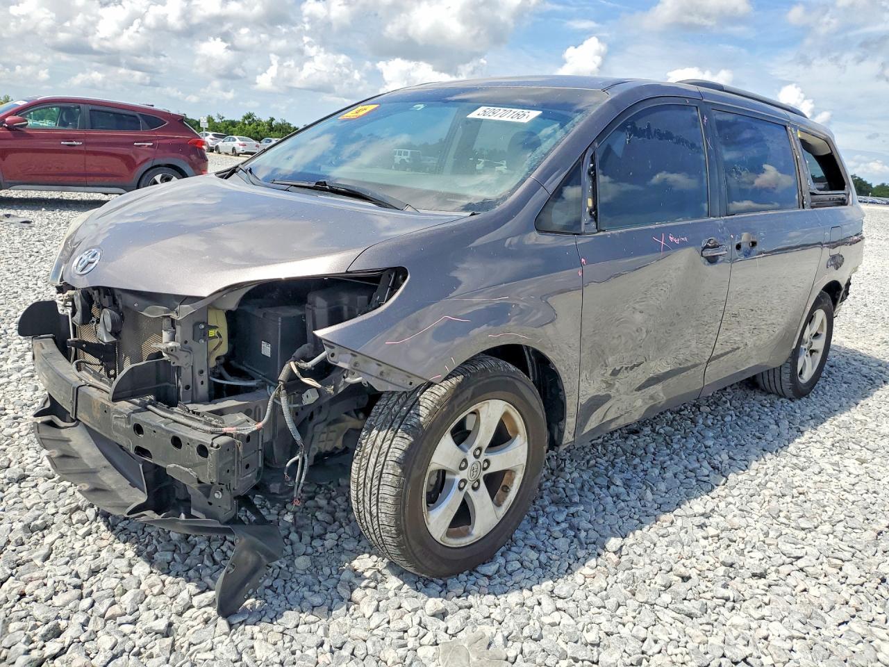 2016 TOYOTA SIENNA
