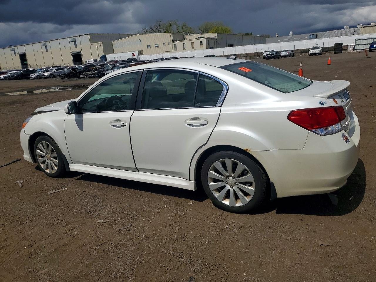 2011 SUBARU Legacy