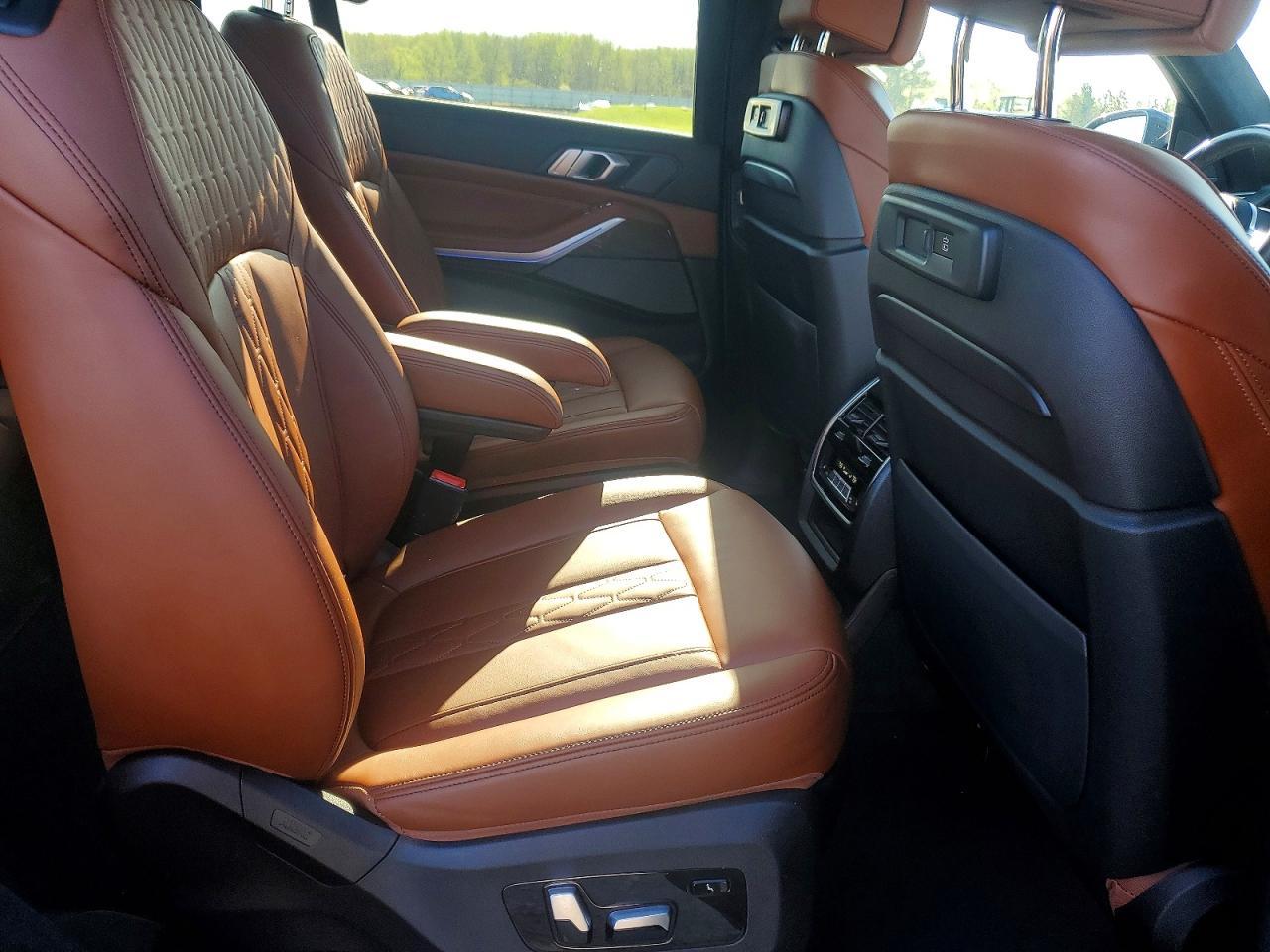2020 BMW X7