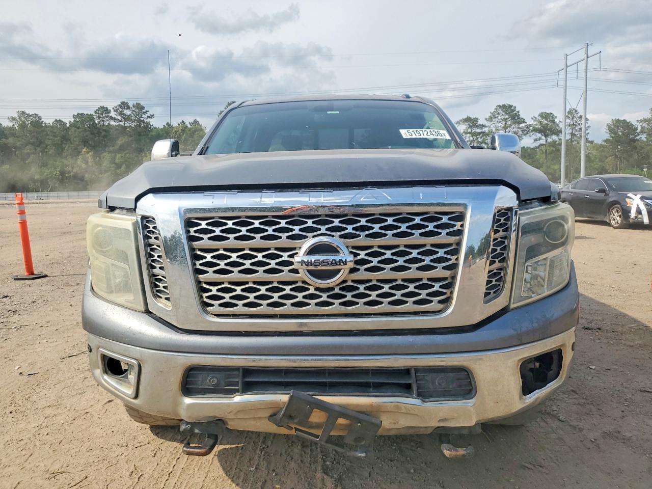 2016 NISSAN Titan