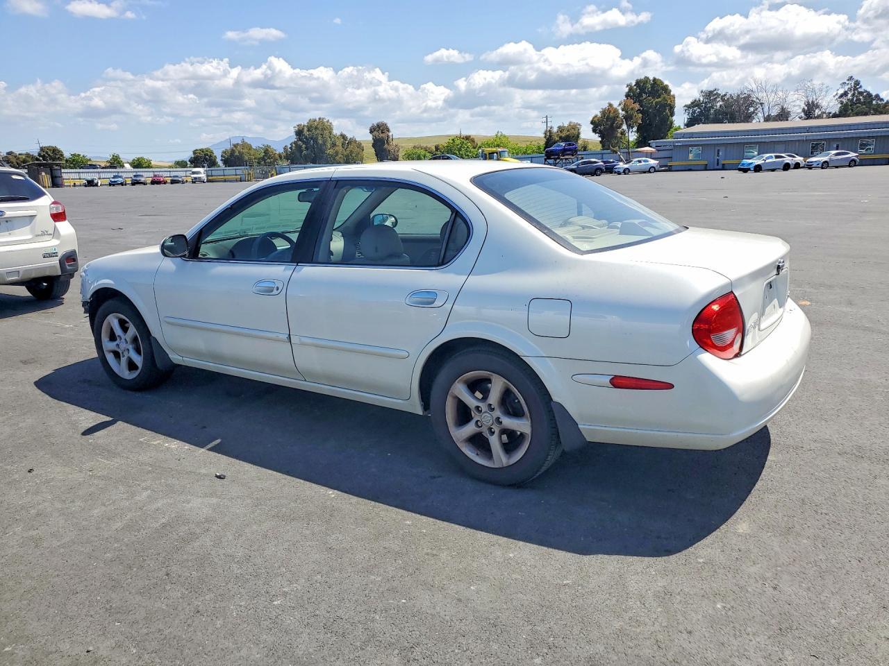 2001 NISSAN Maxima