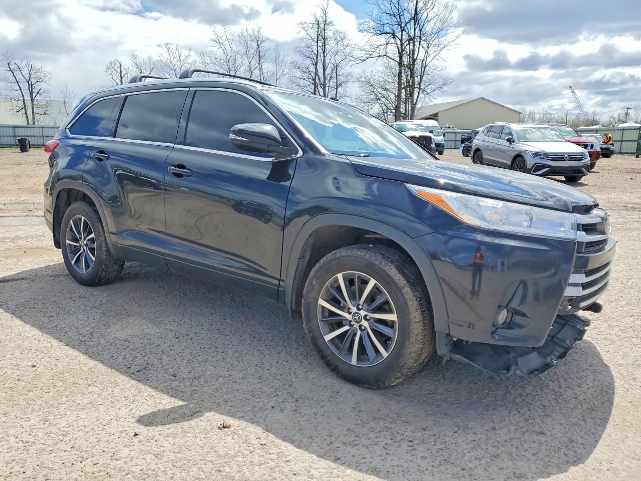 2017 TOYOTA HIGHLANDER
