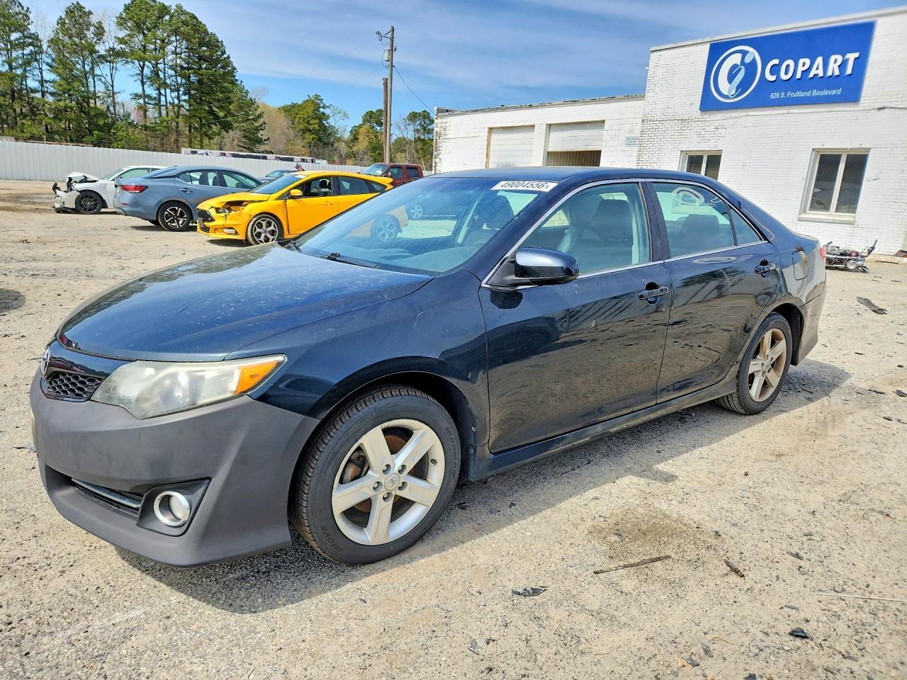 2014 TOYOTA CAMRY