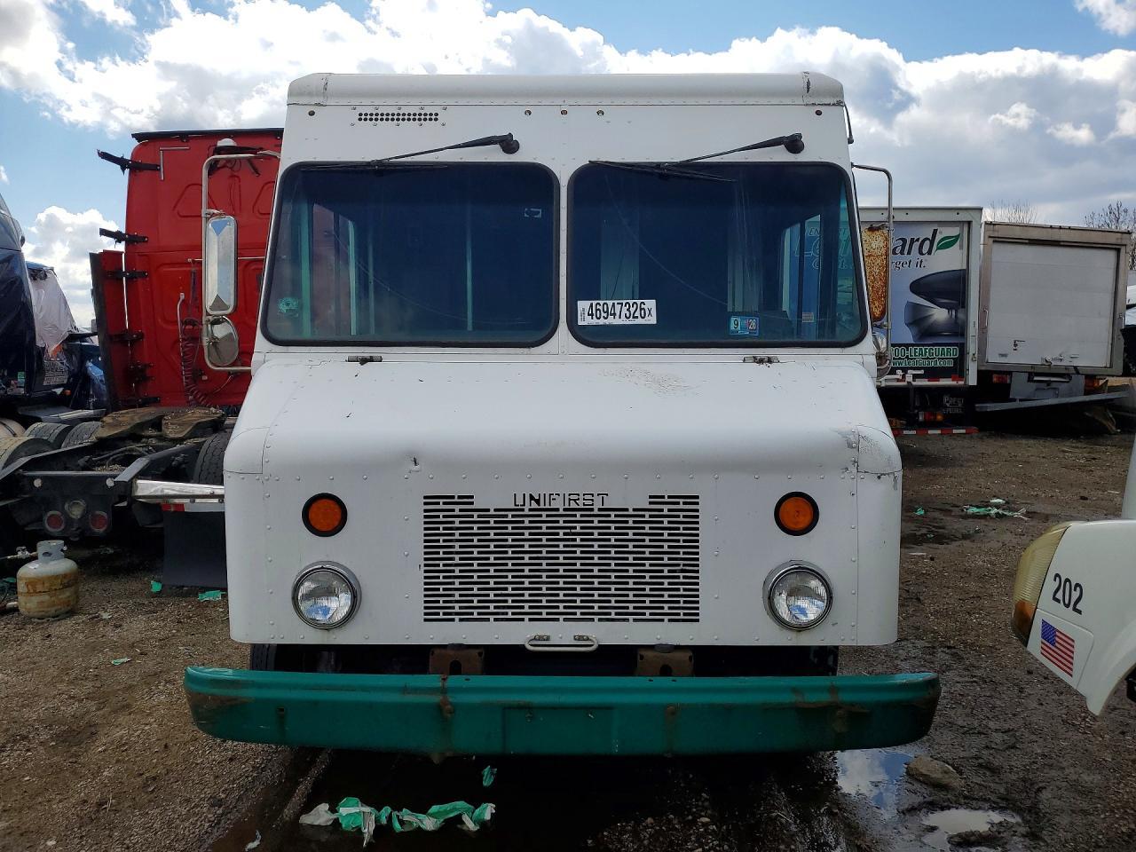 2010 Workhorse W42
