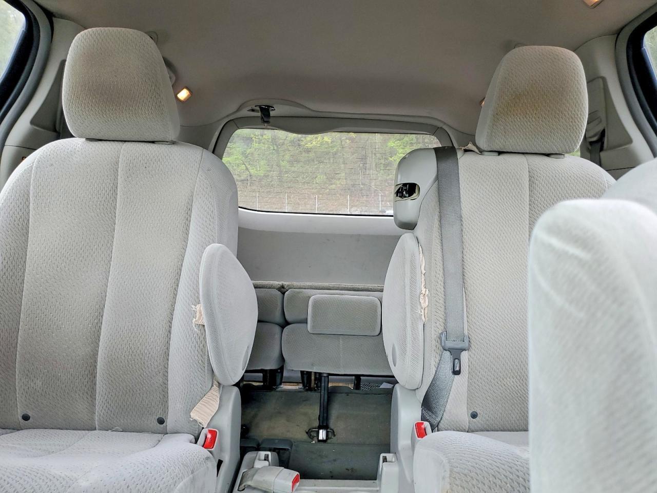2013 TOYOTA SIENNA