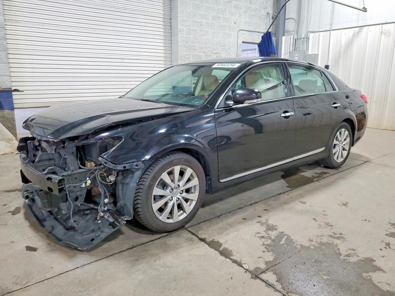 2011 TOYOTA Avalon
