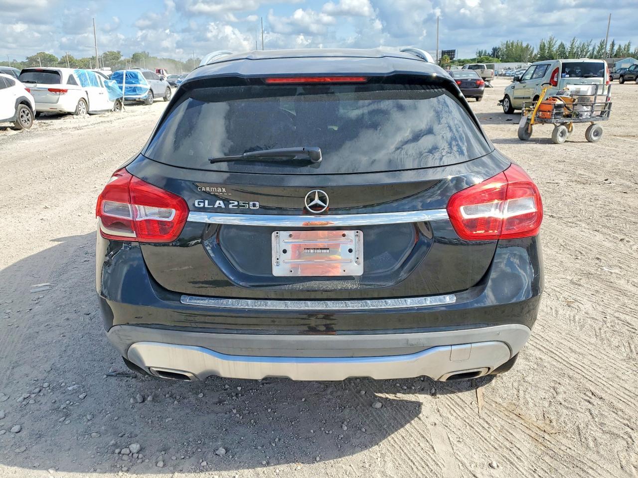 2018 MERCEDES-BENZ GLA-Class