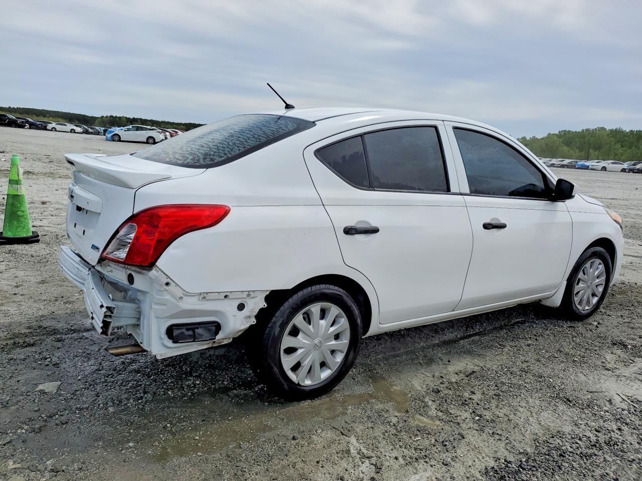 2016 NISSAN VERSA