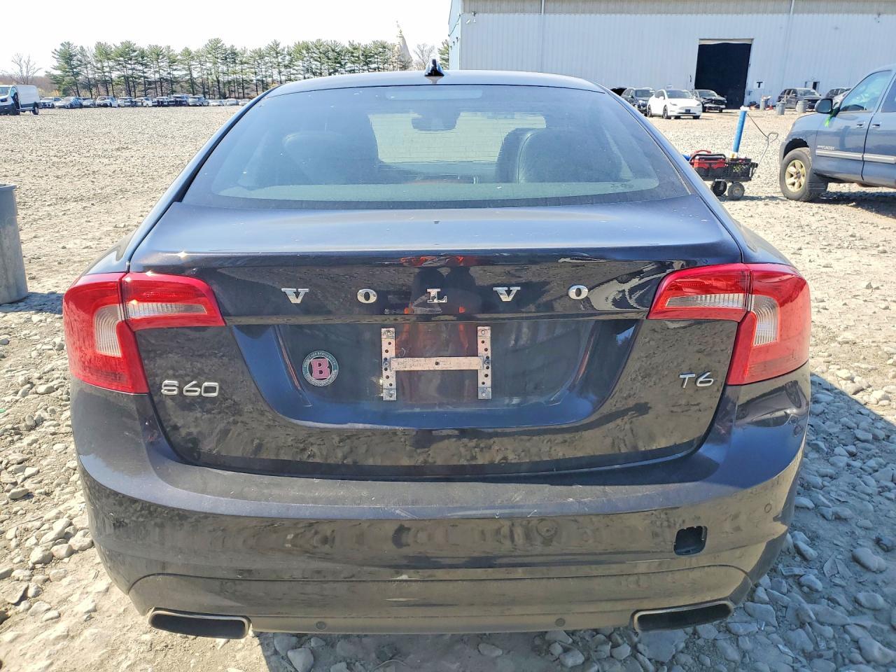 2015 VOLVO S60