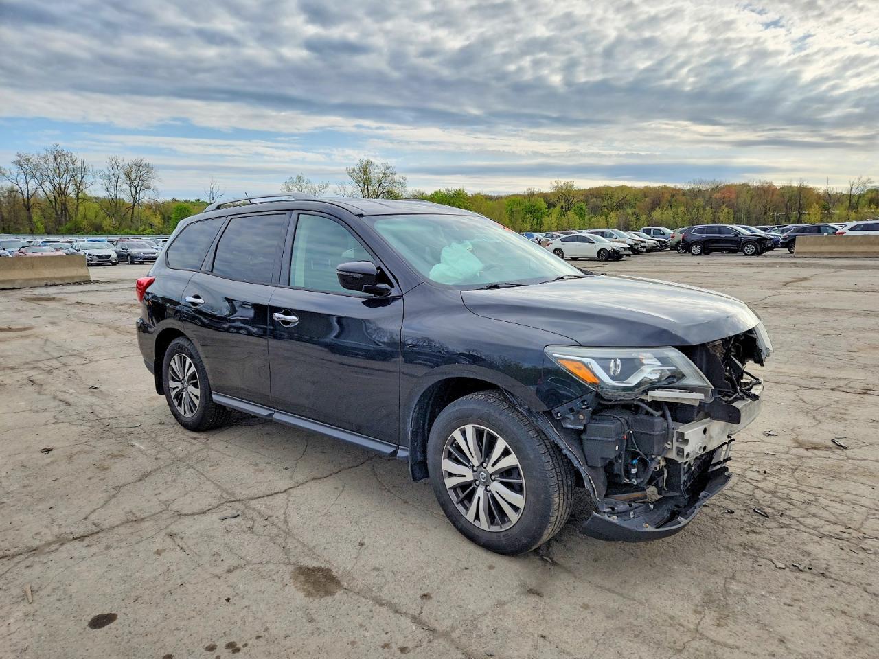 2017 NISSAN PATHFINDER
