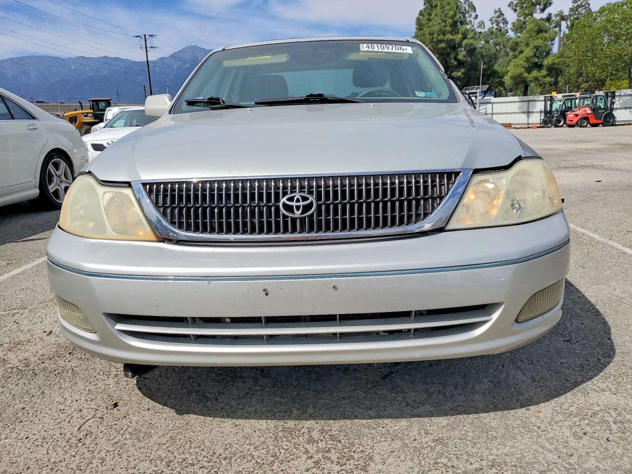 2002 TOYOTA Avalon