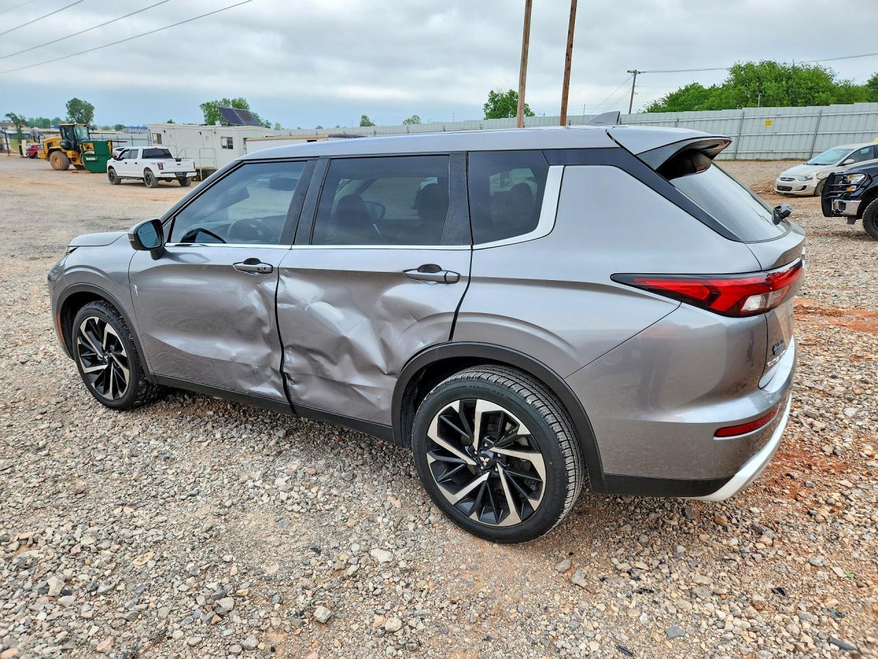 2022 MITSUBISHI outlander