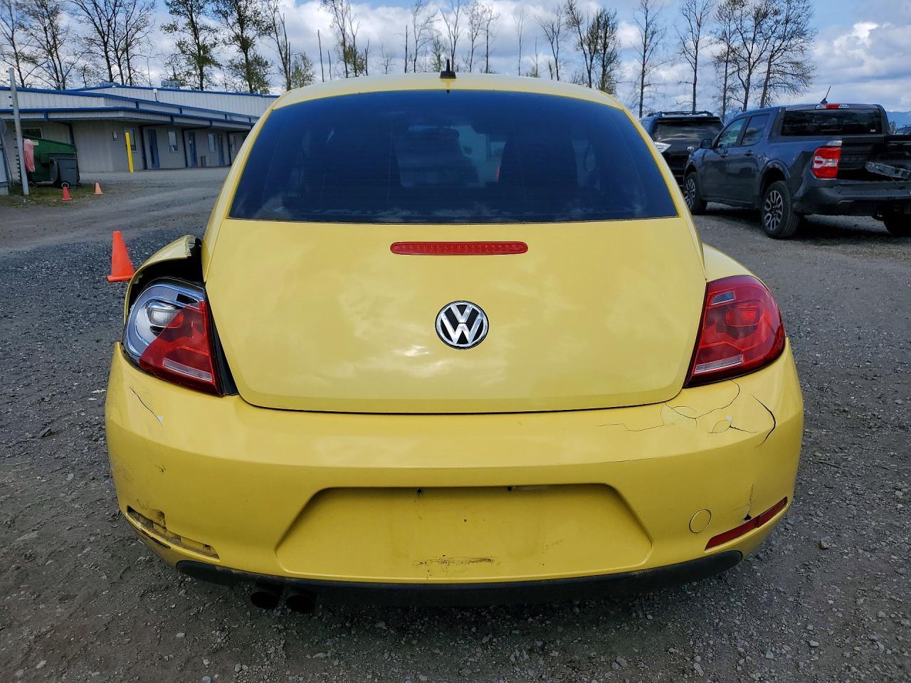 2012 VOLKSWAGEN Beetle