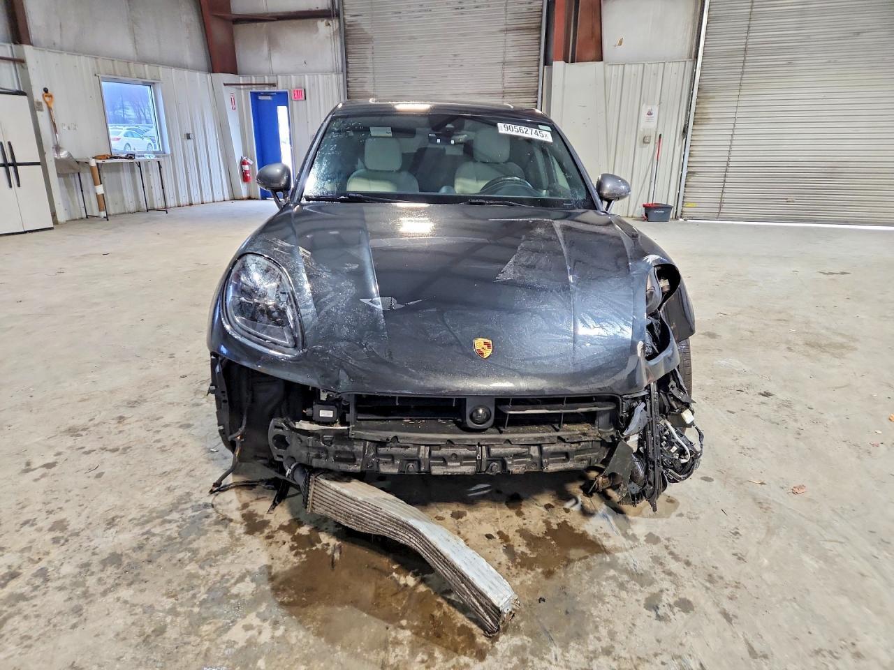 2023 PORSCHE Macan