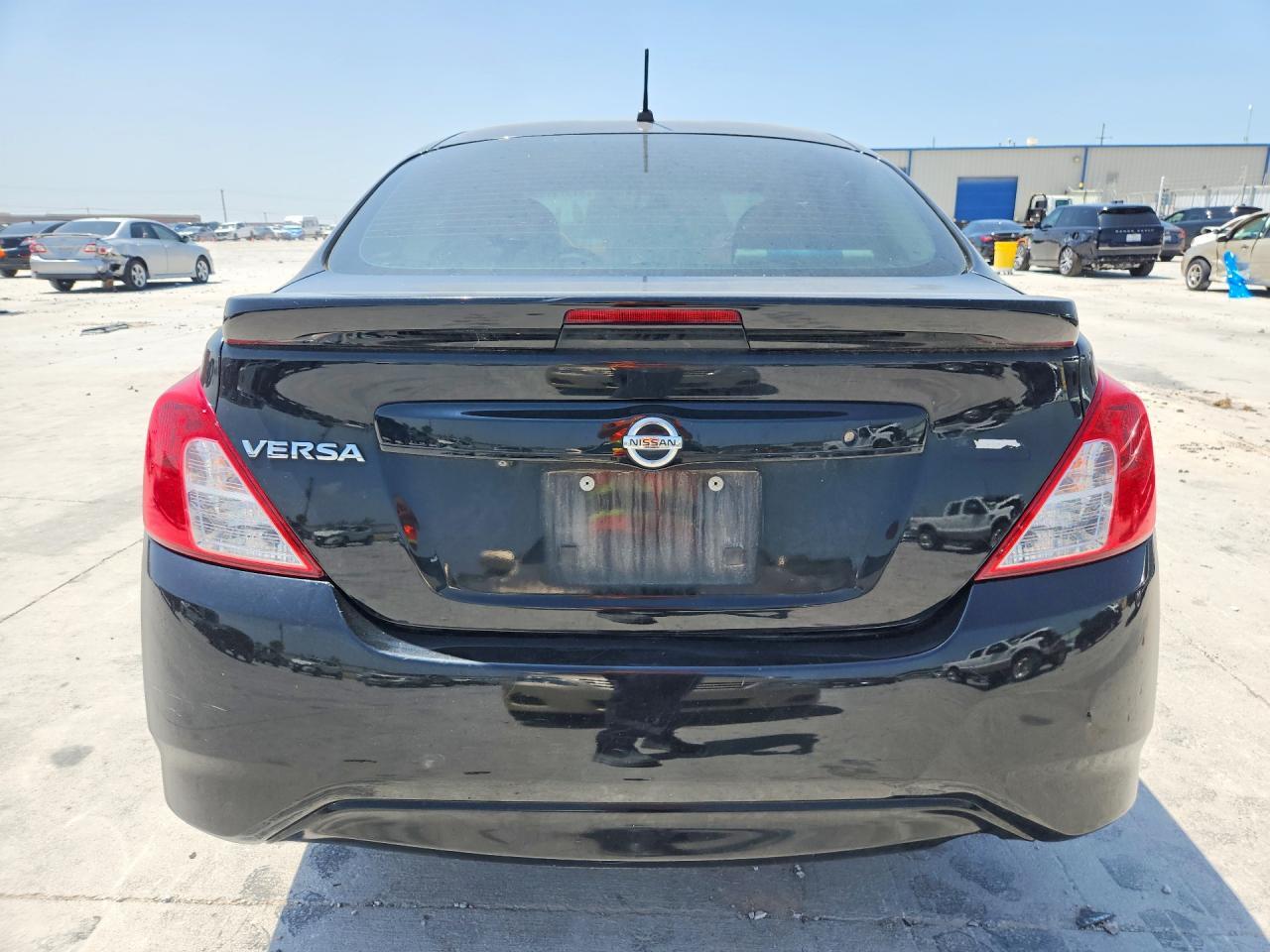 2019 NISSAN VERSA