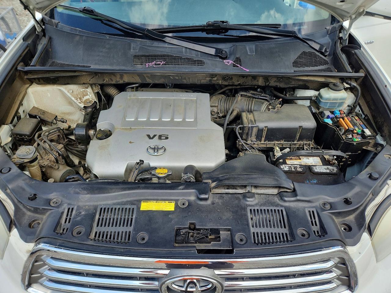 2010 TOYOTA HIGHLANDER