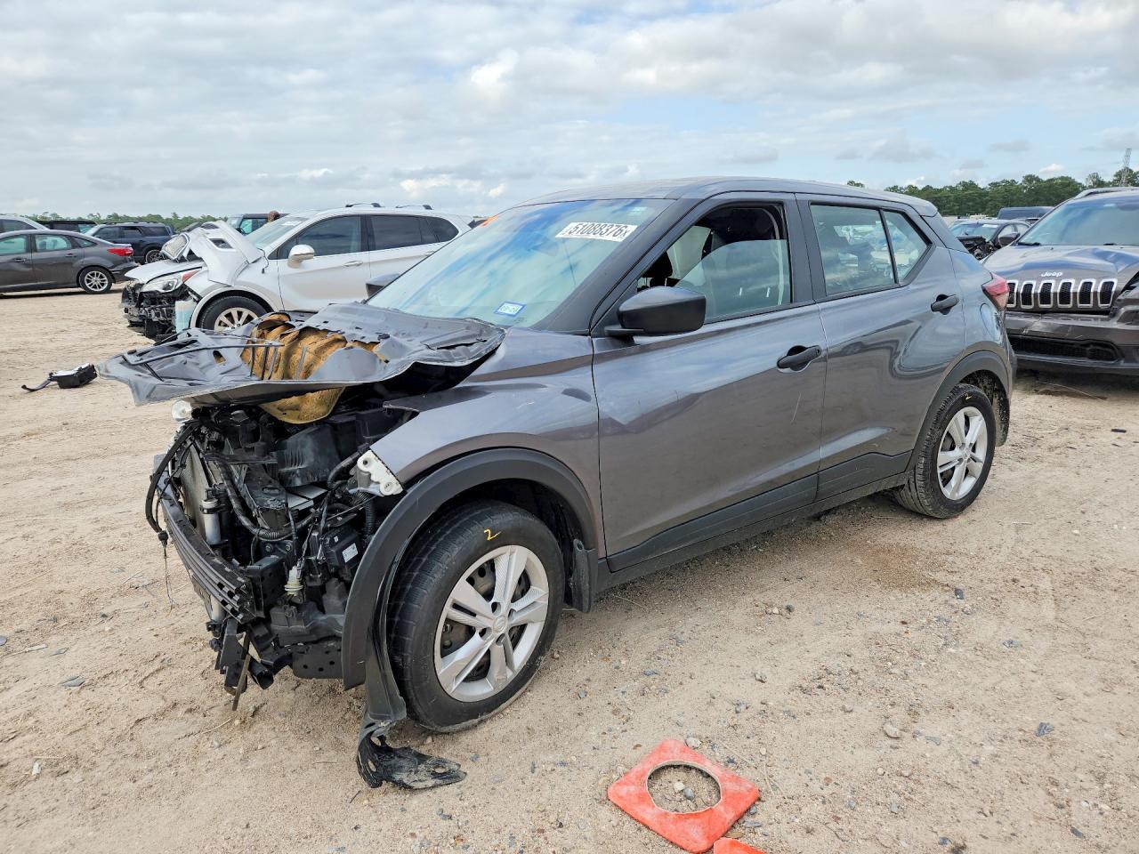 2023 NISSAN KICKS