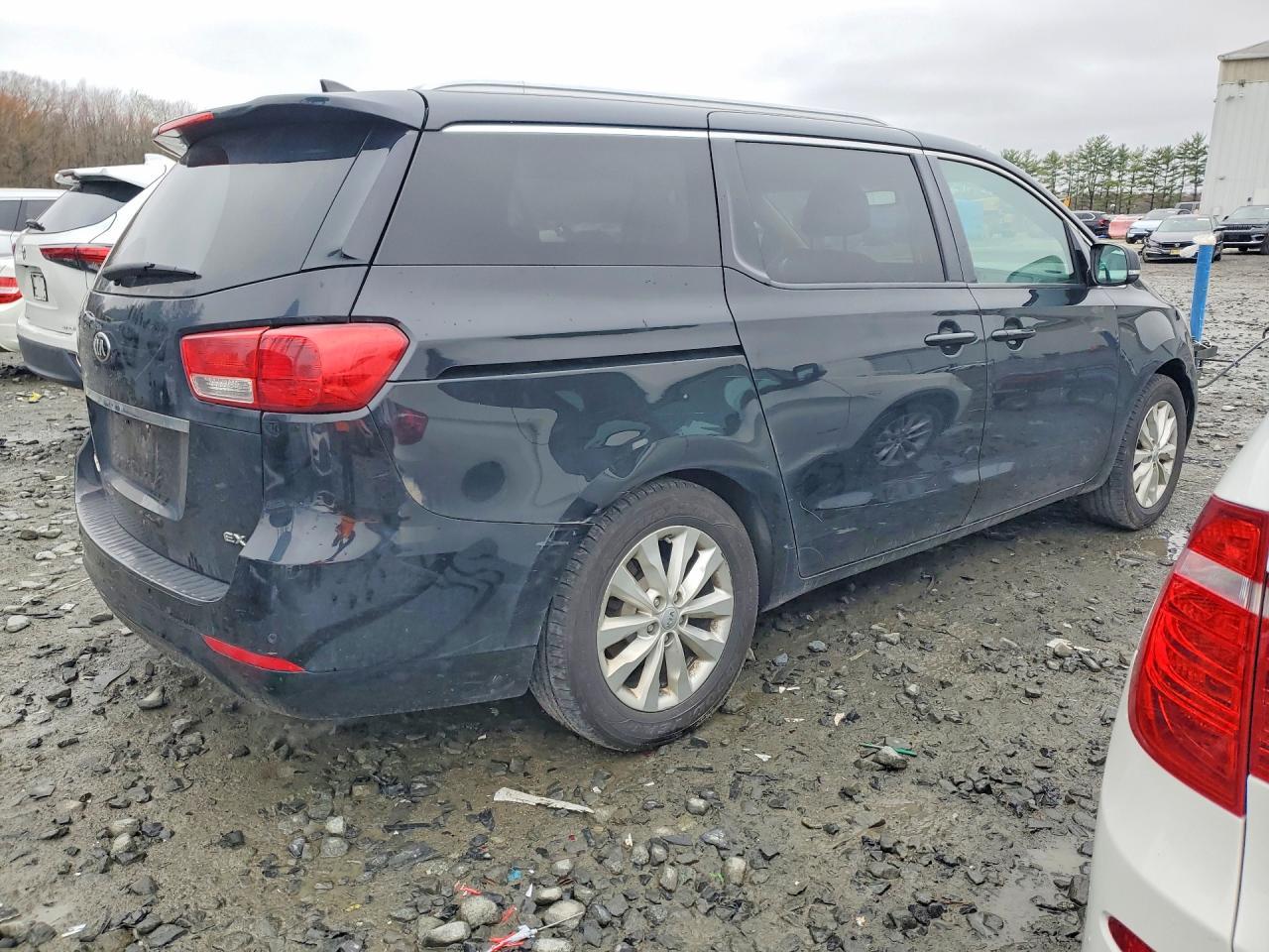 2016 KIA SEDONA