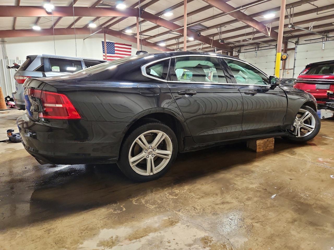 2018 VOLVO S90