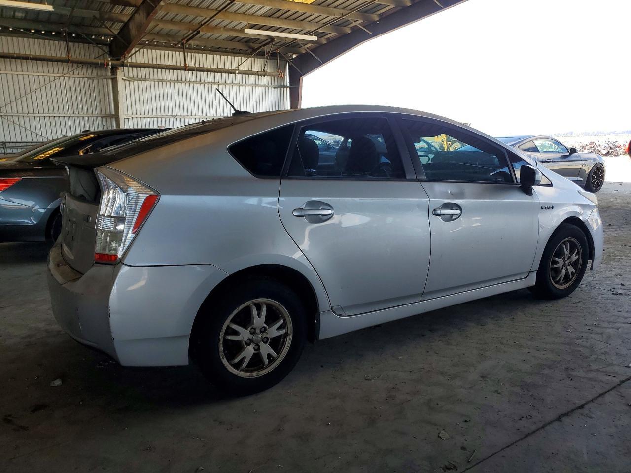2011 TOYOTA PRIUS