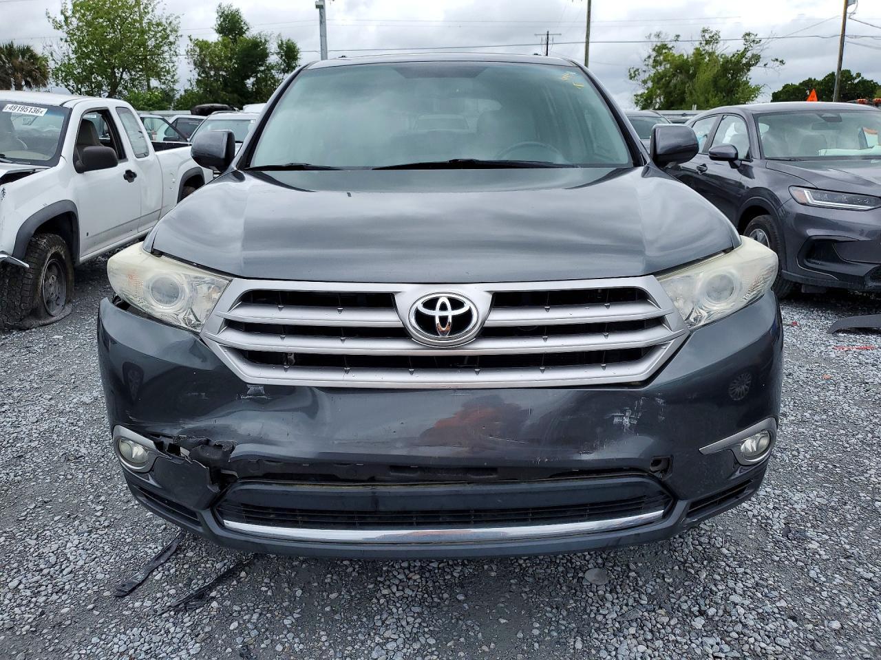 2011 TOYOTA HIGHLANDER