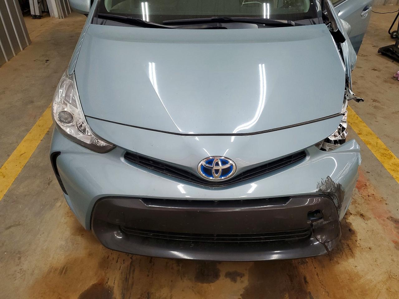 2017 TOYOTA PRIUS V