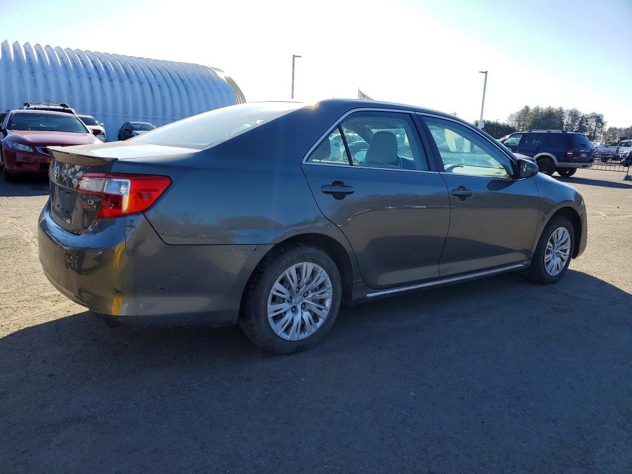 2014 TOYOTA CAMRY