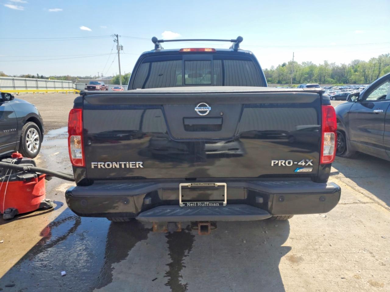 2017 NISSAN Frontier