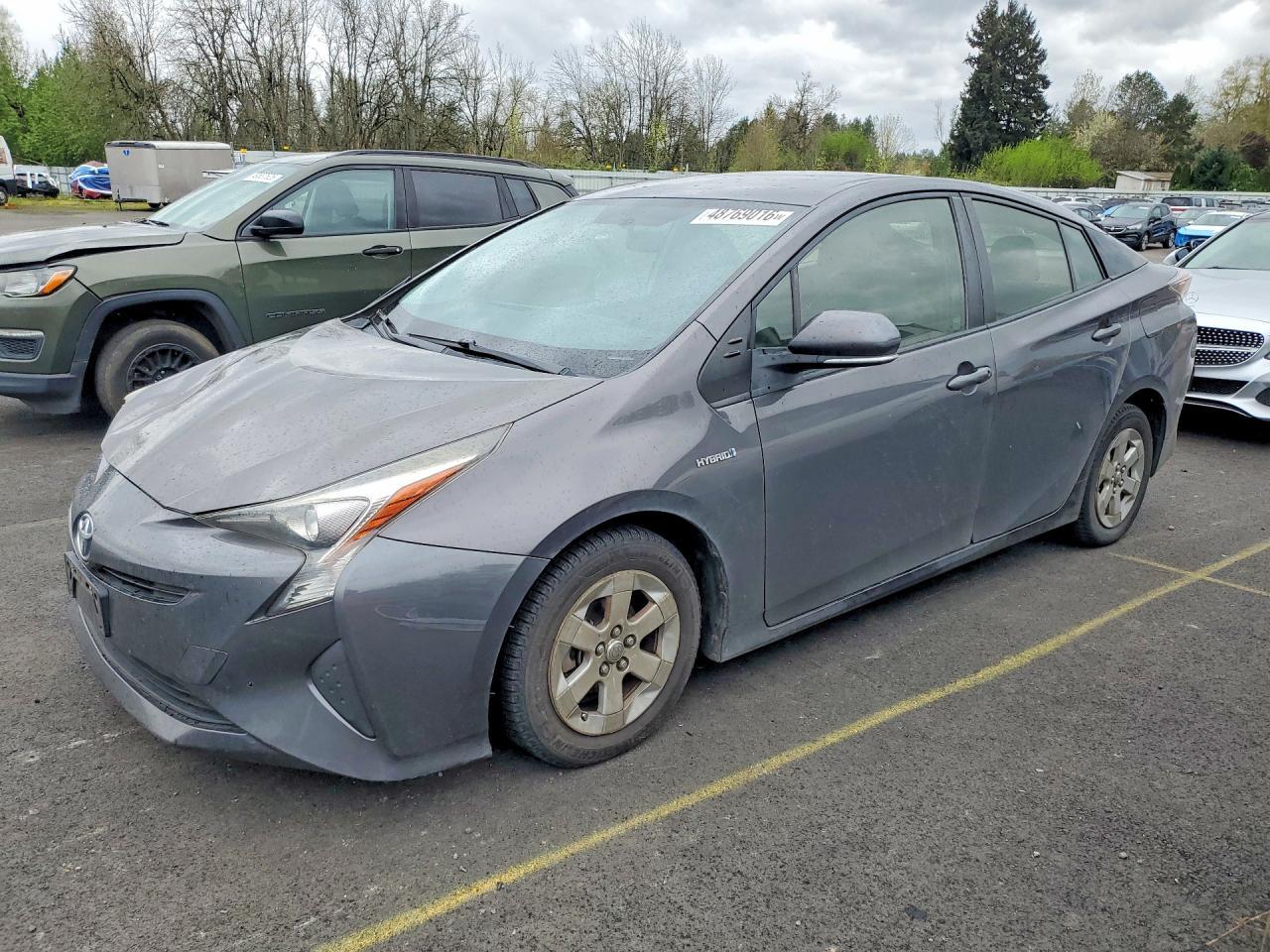 2016 TOYOTA PRIUS