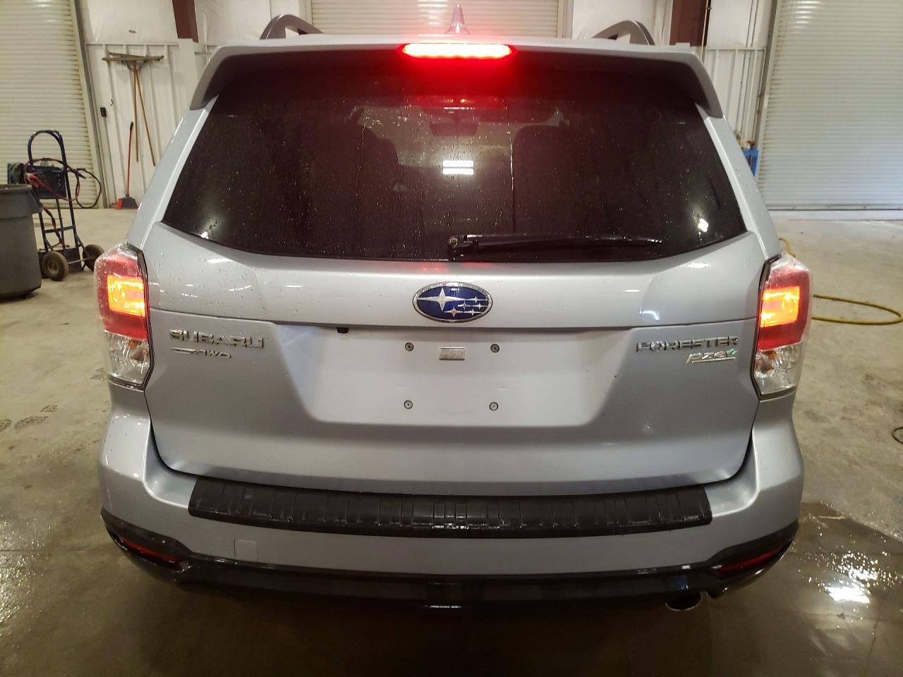 2017 SUBARU FORESTER