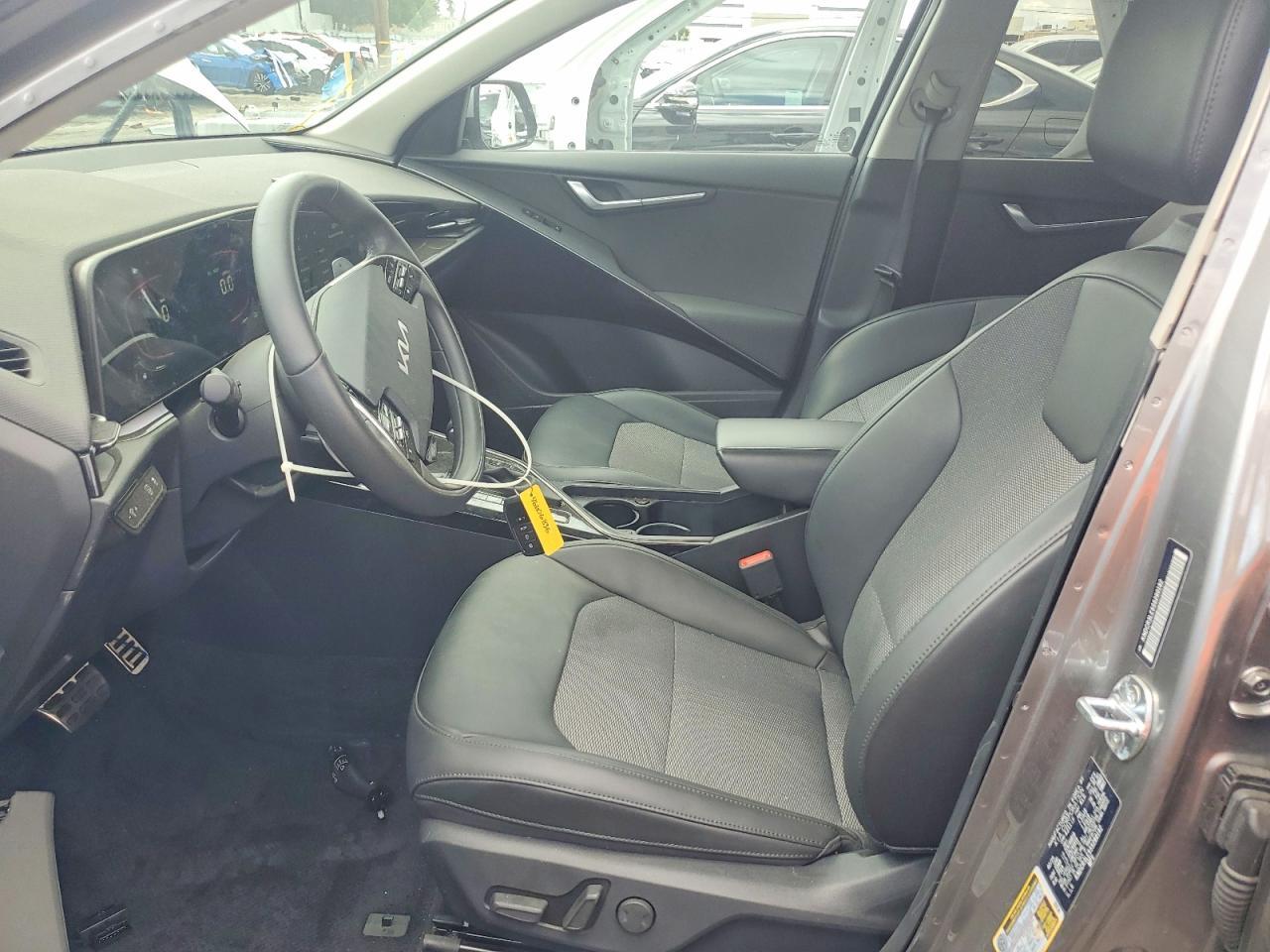 2025 KIA Niro