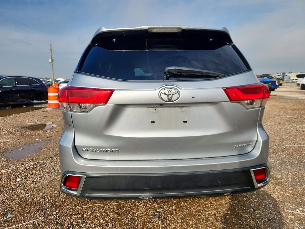 2018 TOYOTA HIGHLANDER