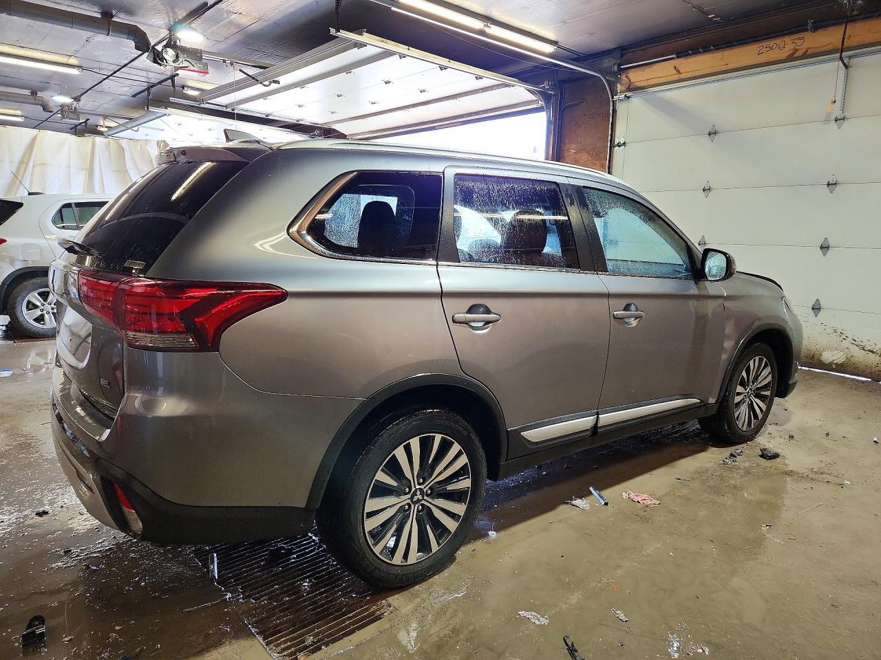 2020 MITSUBISHI outlander