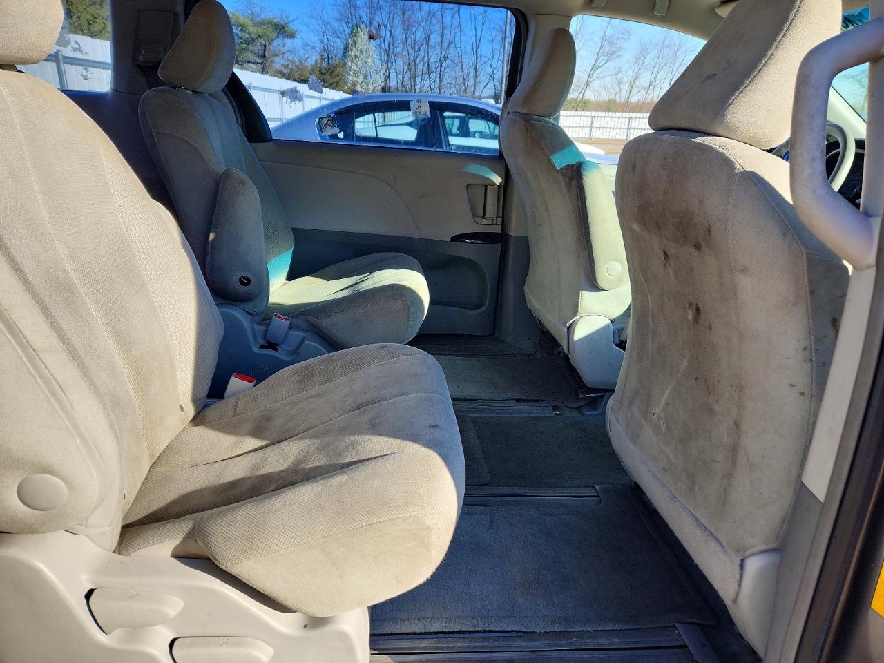 2013 TOYOTA SIENNA