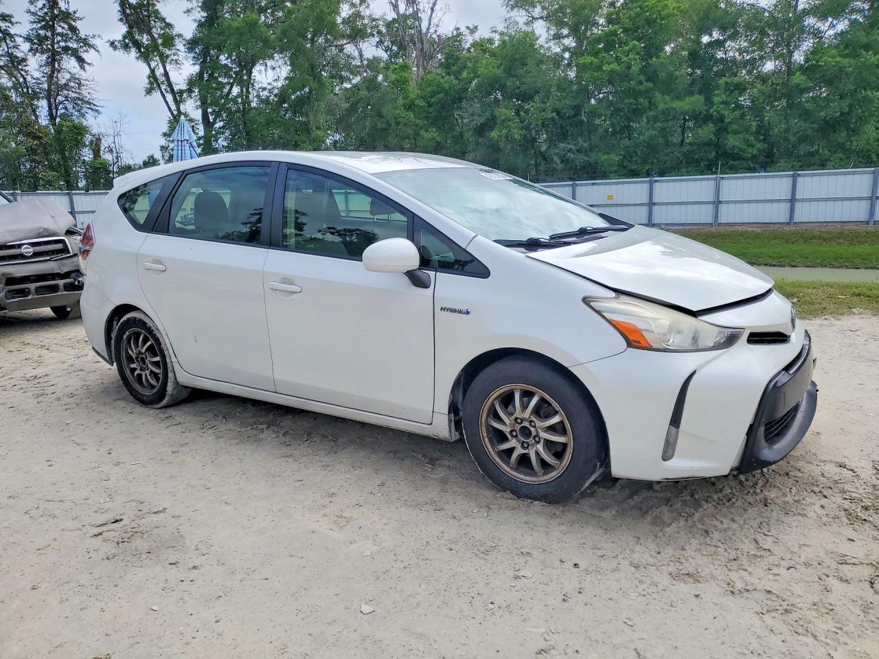 2016 TOYOTA PRIUS V