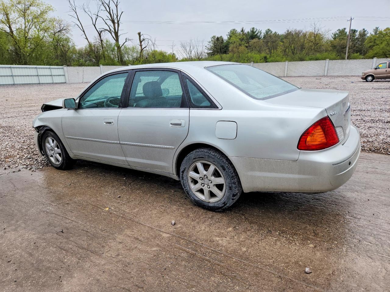 2002 TOYOTA Avalon