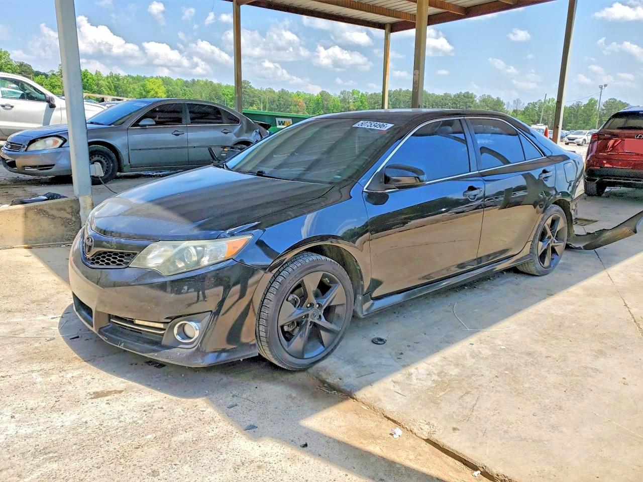 2014 TOYOTA CAMRY