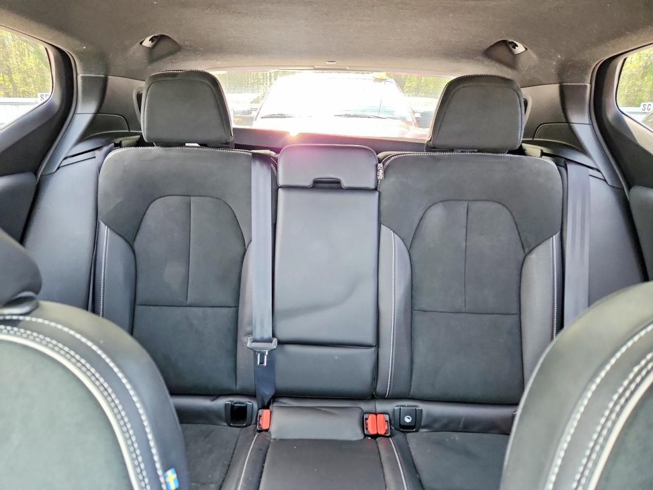 2019 VOLVO XC40