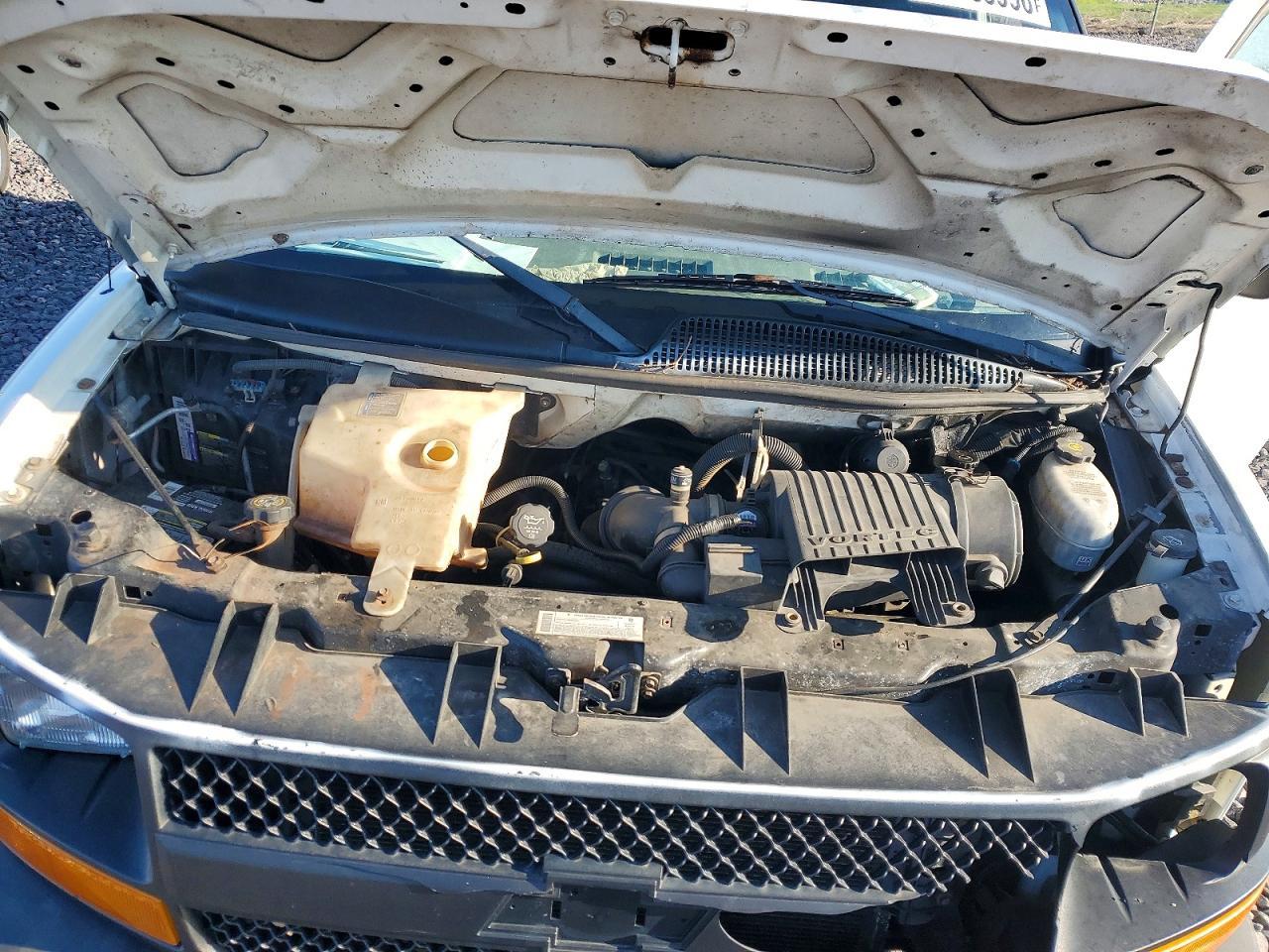 2004 CHEVROLET EXPRESS 2500
