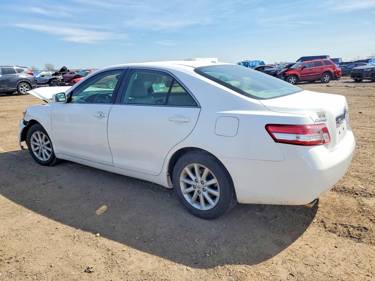 2011 TOYOTA CAMRY