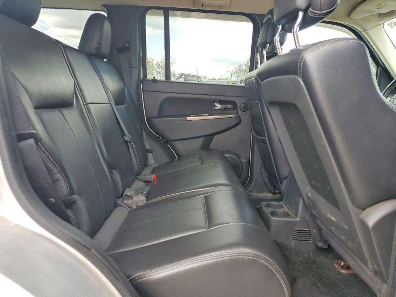 2012 JEEP Liberty