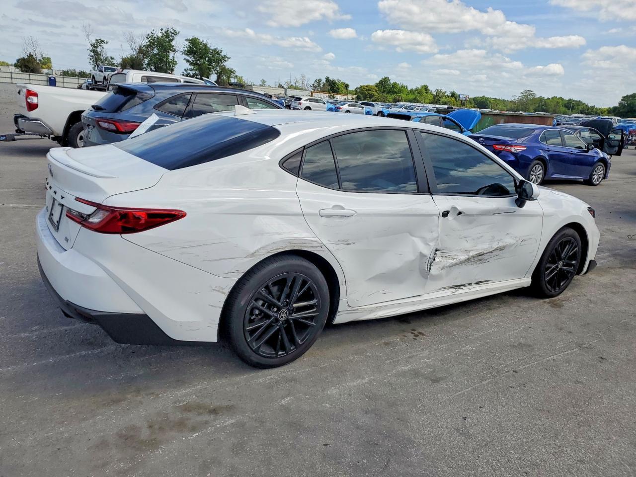 2025 TOYOTA CAMRY