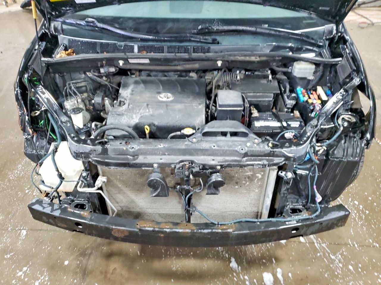 2013 TOYOTA SIENNA