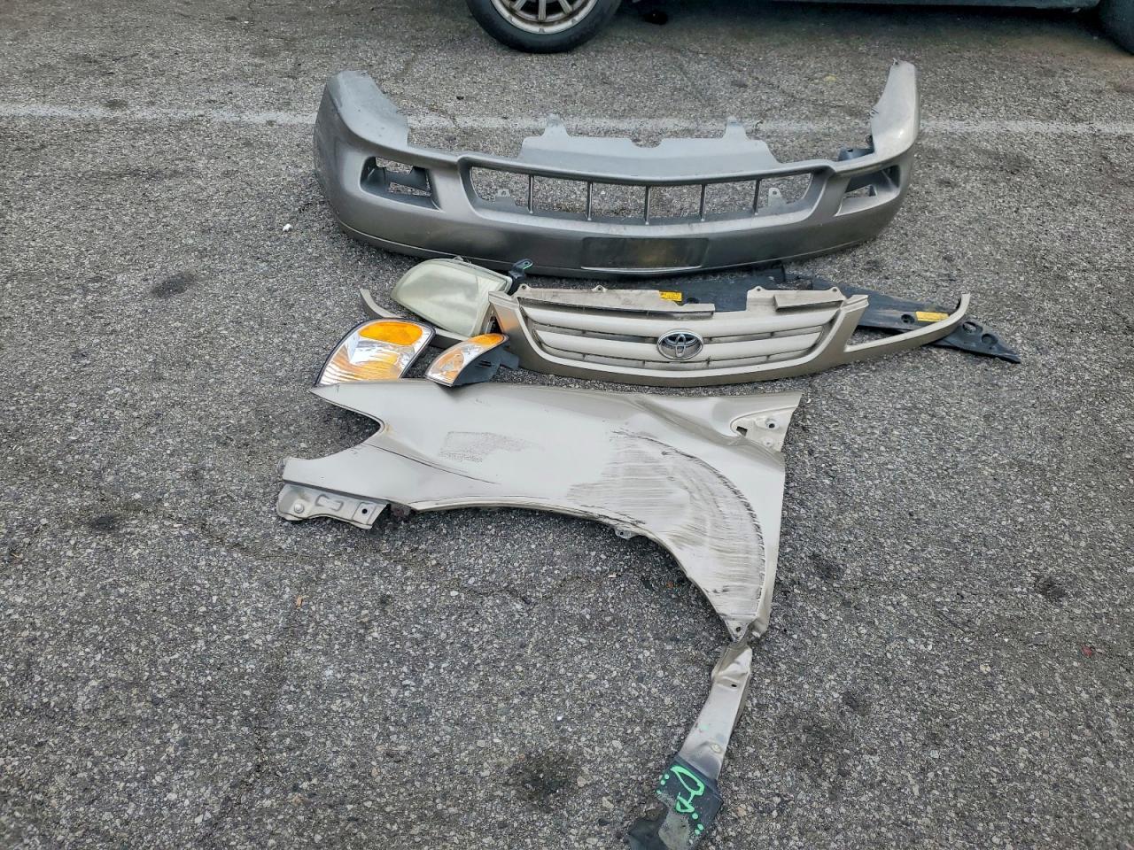 2003 TOYOTA SIENNA