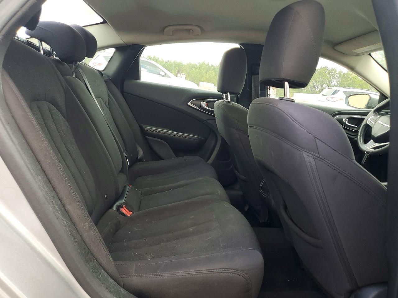 2015 CHRYSLER 200