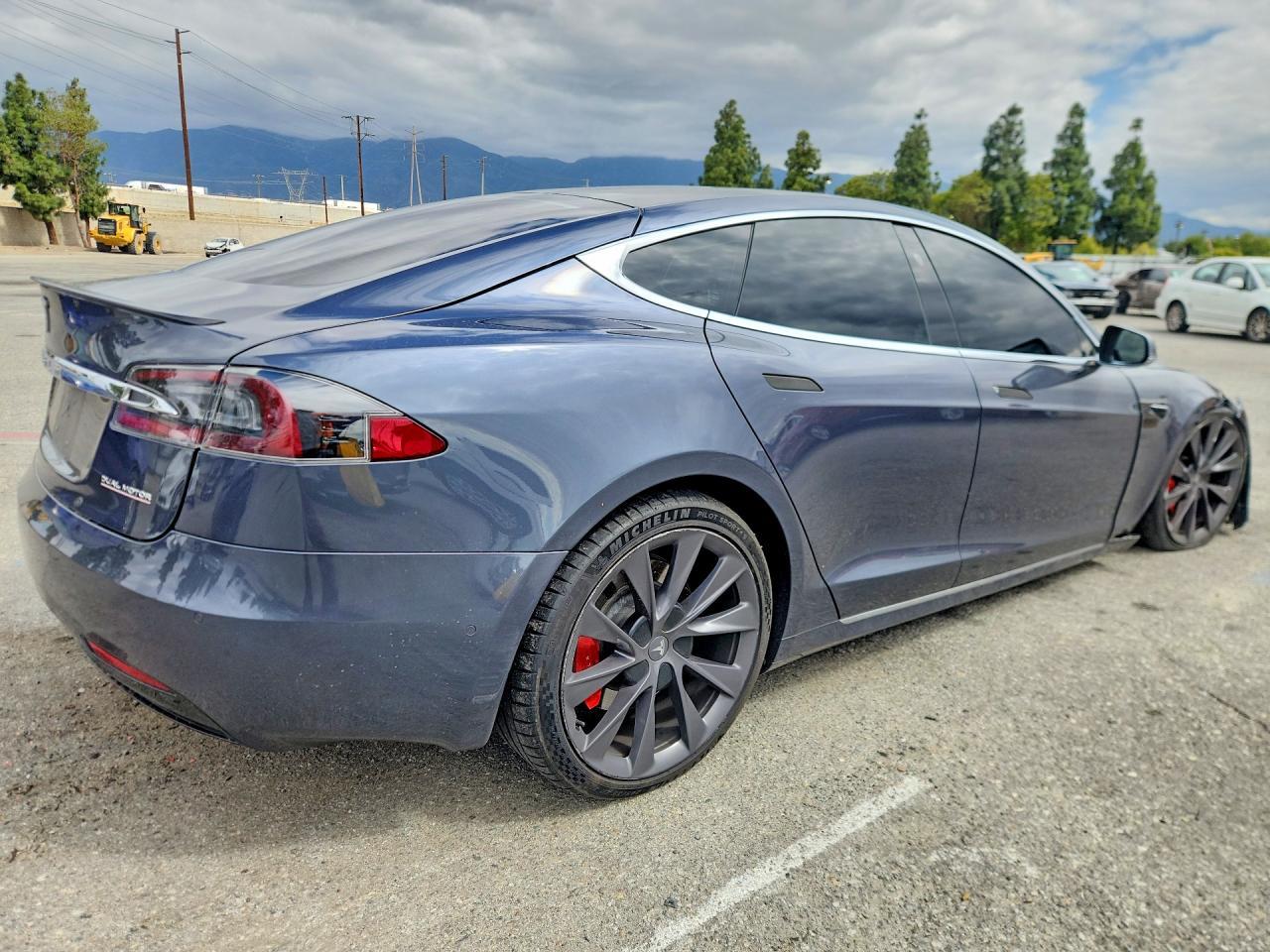 2020 TESLA MODEL S